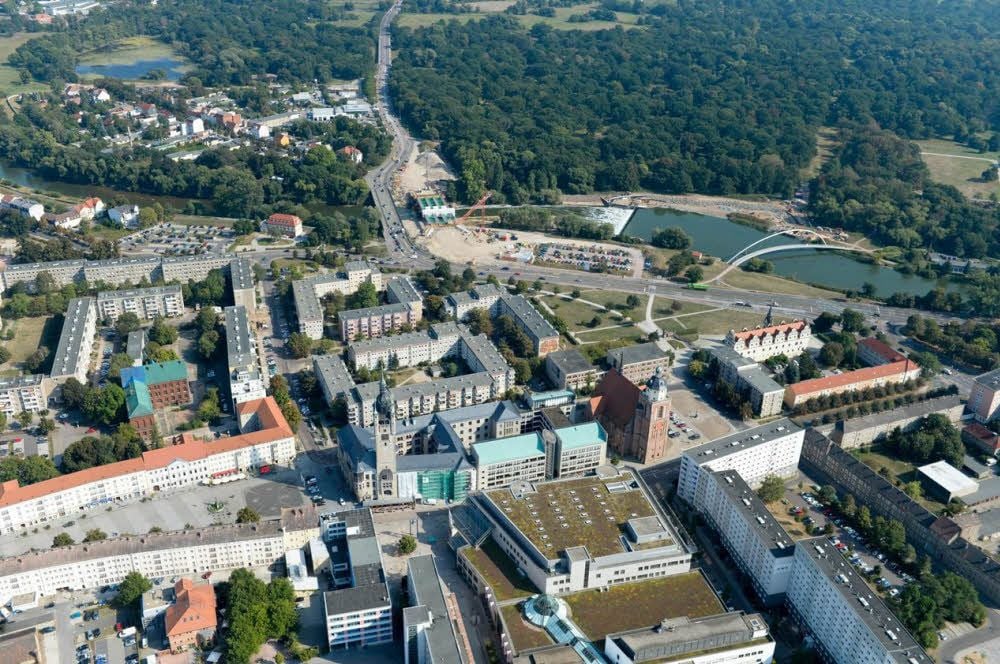 Im Zentrum der Stadt haben sich Cliquen gebildet, die Ärger suchen.