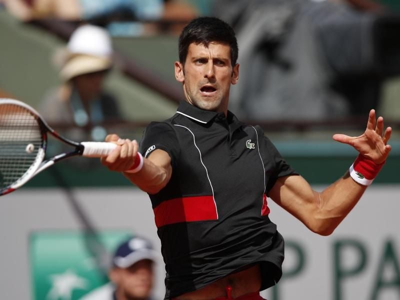 Novak Djokovic hat zum zwölften Mal das Viertelfinale der French Open erreicht. Foto: Christophe Ena/AP