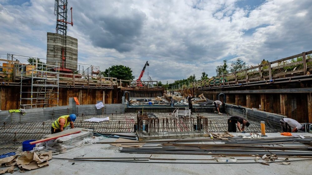 Tunnelbau: Der Betonboden ist zweieinhalb Meter dick.