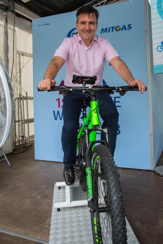 Bürgermeister Thomas Balcerowski trat beim Städteturnier im Radeln im Sommer 2108 als erster in die Pedale. Nun steht er auf der CDU-Wahlliste ganz oben als Kandidat, will aber bei einer Wahl das Mandat nicht annehmen.