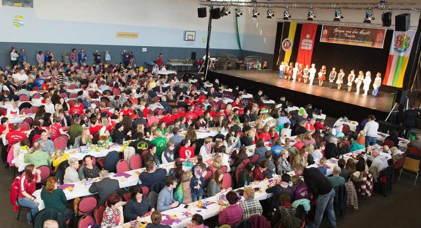 Bis auf den letzten Platz gefüllt war das „Euroville“ Naumburg zur 19. Landesmeisterschaft im karnevalistischen Tanzsport.