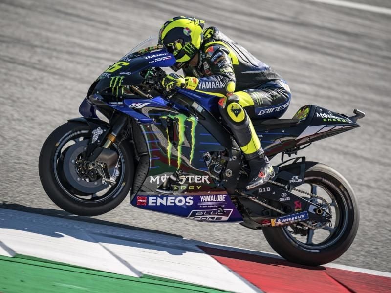 Valentino Rossi wechselt vom Yamaha-Werksteam zum Kundenteam Petronas SRT. Foto: Steve Wobser/AP/dpa