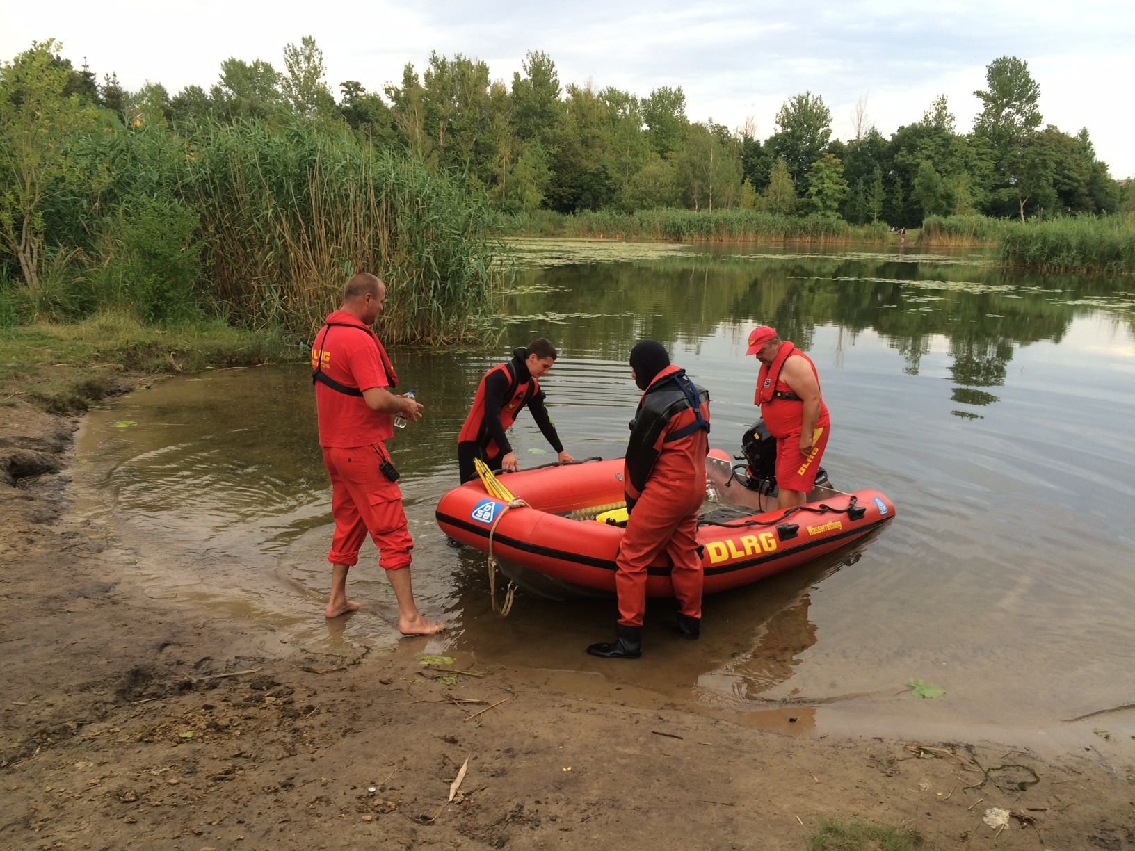 Rettungskräfte am Heidesee