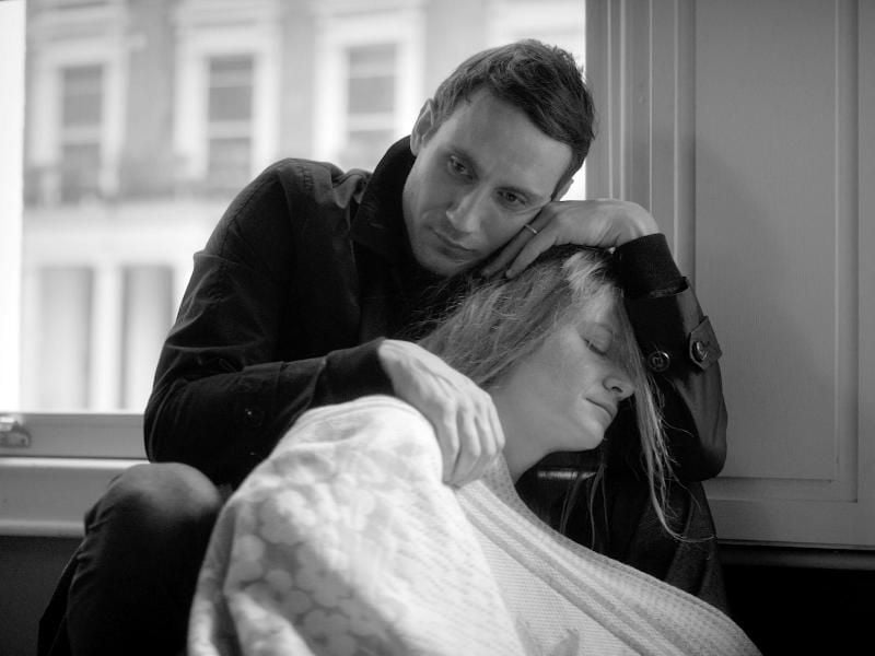 Zuneigung und Entfremdung: Jakob (Sebastian Zimmler) und Isabelle (Julia Jentsch). Foto: Unafilm Gmbh/BR/Arte