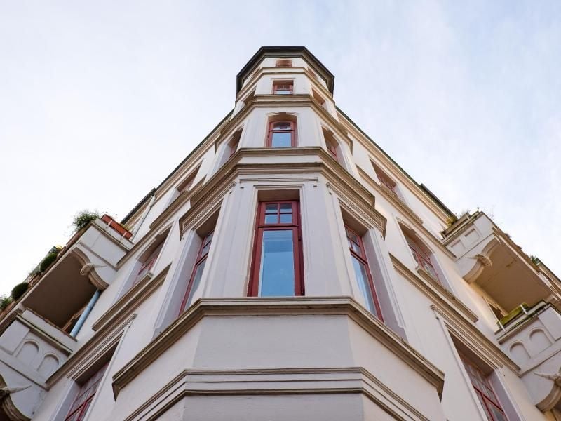 Ein Eckhaus. Foto: Frank Molter/Archiv
