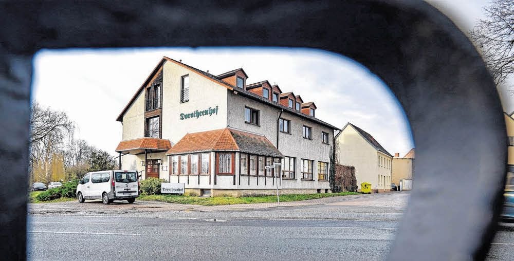 Im Zörbiger Dorotheenhof sind drei Polizisten verletzt worden.