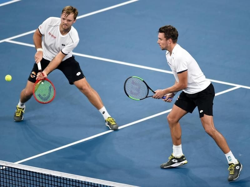 Kevin Krawietz (l) und Andreas Mies sind bei den US Open bereits im Achtelfinale ausgeschieden. Foto: Albert Perez/AAP/dpa