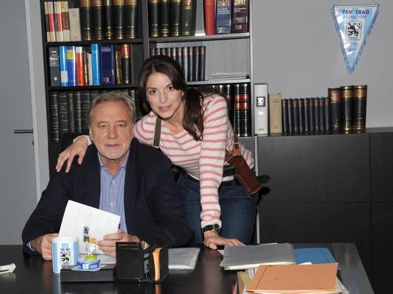 Die Schauspieler und „SOKO”-Ermittler Gerd Silberbauer (Arthur Bauer) und Bianca Hein (Katharina Hahn) ermitteln noch einmal. Foto: Ursula Düren