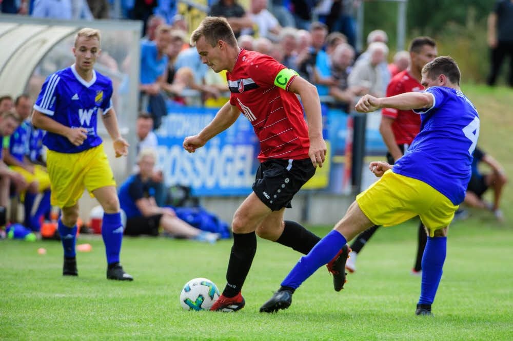 Der einst für Herrengosserstedt kickende Jonas Ballin war gegen Weißenfels der Kapitän und Abwehrchef der Naumburger.