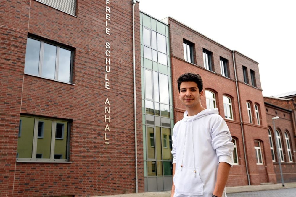 Amir Zadah besucht die Freie Schule Anhalt in Köthen. Hier will der 18-Jährige sein Abitur machen.