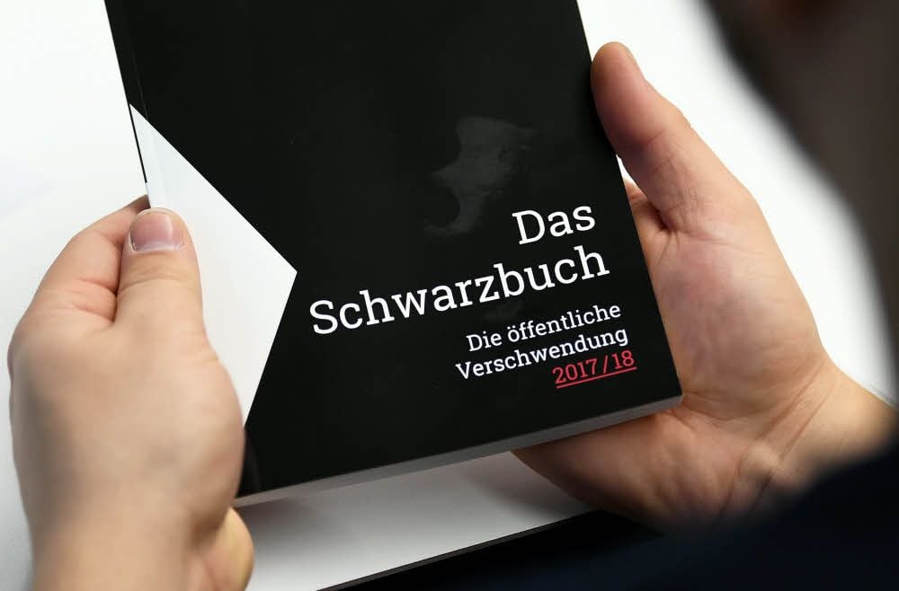Das Buch der „Steuersünden“. Aschersleben ist diesmal dabei.