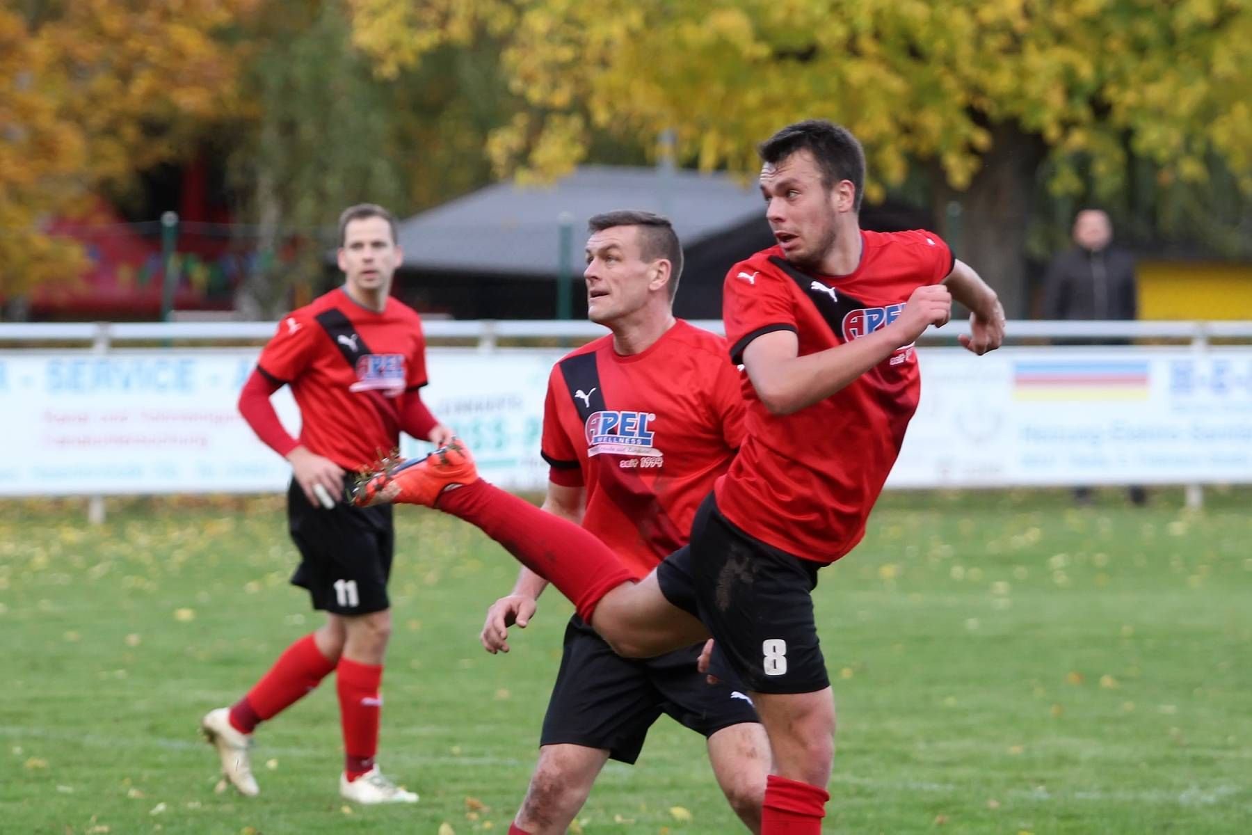 Nazar Rybak (vorn) und seine Mitspieler vom SV Kelbra wollen das Punktekonto am Sonnabend aufstocken