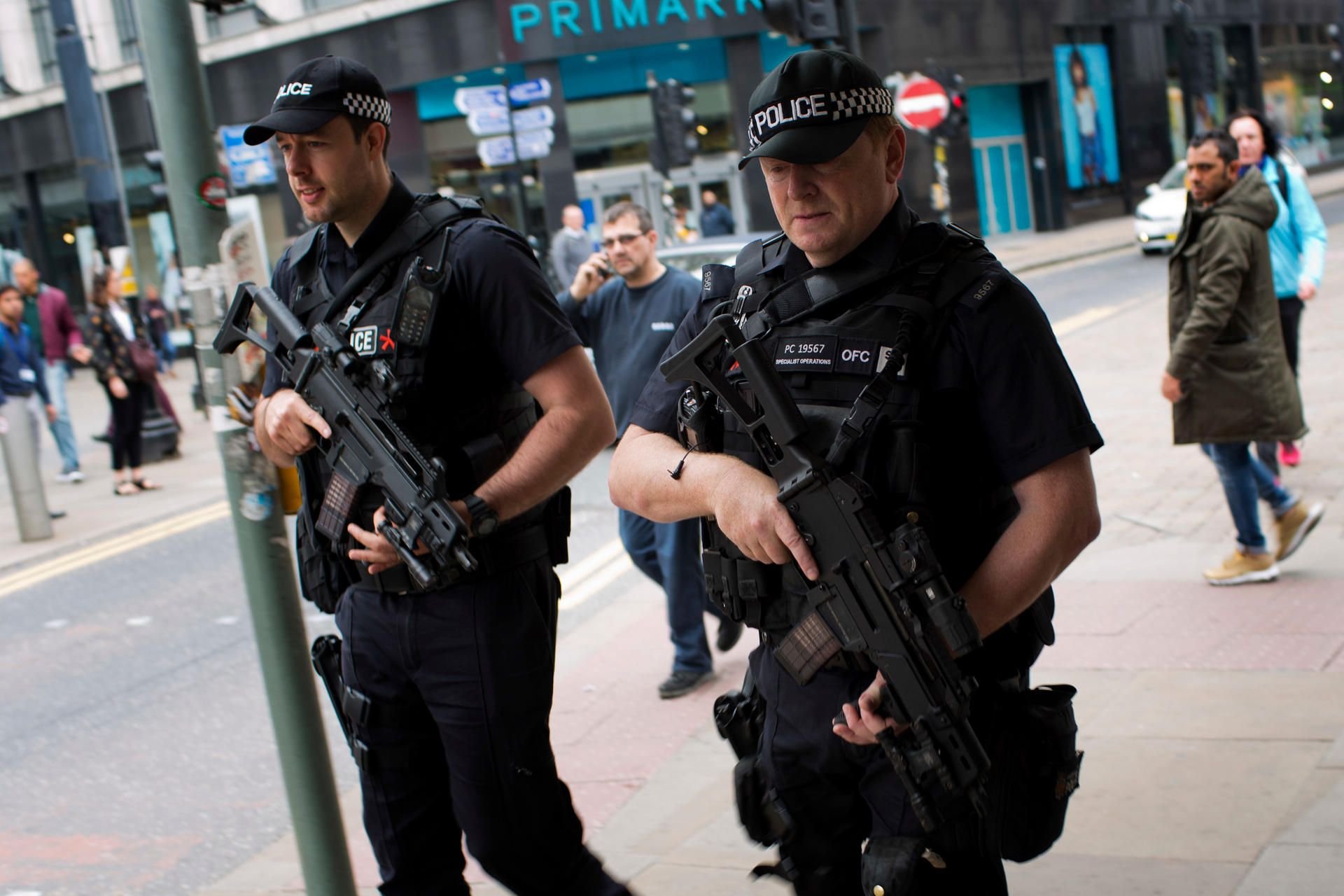 Polizisten in Manchester patroullieren nach dem Attentat.
