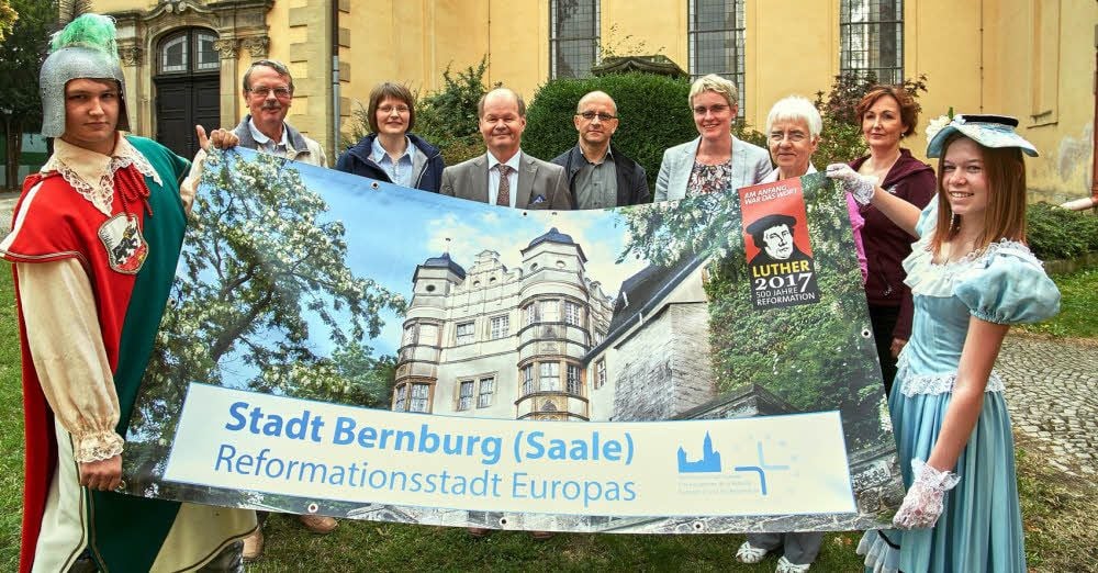 Die Beteiligten von der Stadt und dem Kirchenkreis Bernburg sowie von der Evangelischen Landeskirche Anhalts stellten das Projekt vor.