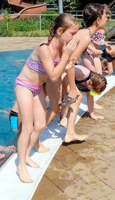 Einmal quer durchs Becken. Wer damit fertig ist, darf raus.