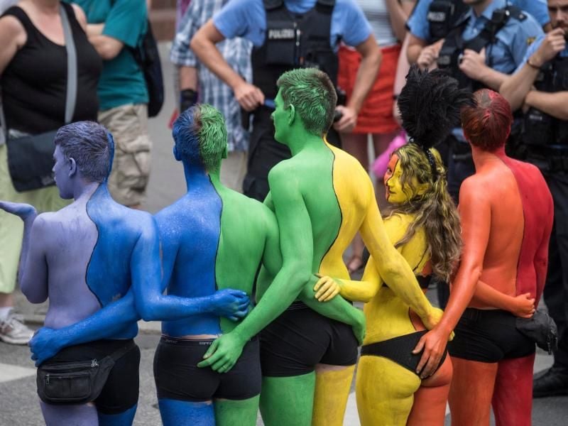 Teilnehmer der Parade zum Christopher-Street-Day (CSD) inm Frankfurt am main. Foto: Boris Roessler