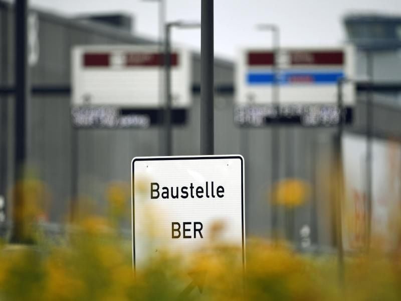 Eröffnungstermin erst Anfang 2017. Wann der neue Hauptstadtflughafen in Betrieb geht bleibt weiter unklar. Foto: Ralf Hirschberger/Archiv