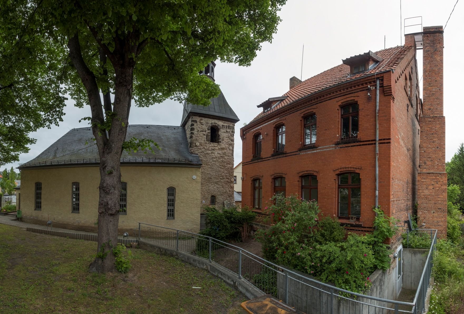 Im ehemaligen Grundschulgebäude neben der Alten Kirche erhält der Jugendclub ein neues Domizil.