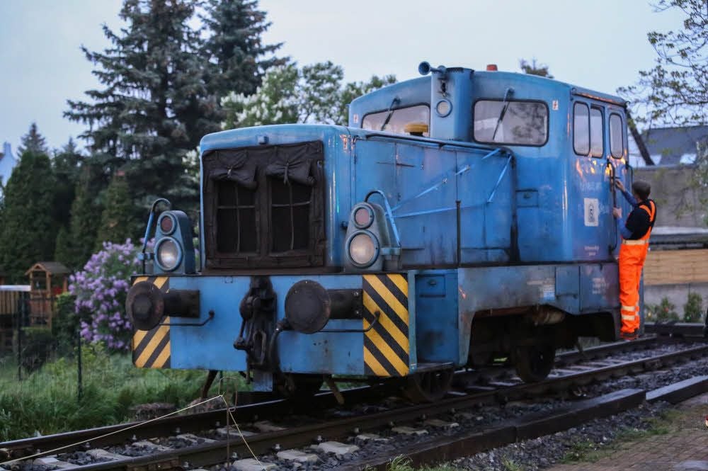 Die Diesellok steht nun auf den Gleisen im Eisenbahnmuseum.