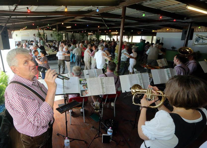 Ein fester Termin im Kalender der Elbaue-Musikanten unter der Leitung von Walter Fromm ist der Pfingstfrühschoppen in Premsendorf.