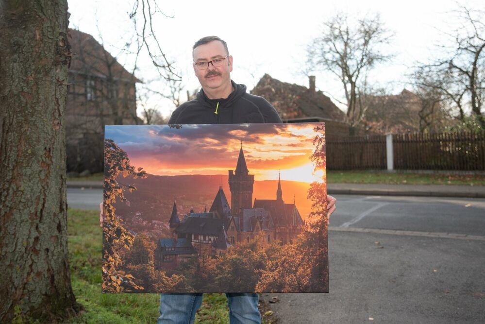 Michael Lumme liebt Sonnenauf- und -untergänge - wie hier hinter dem Schloss in Wernigerode vom Agnesberg aus gesehen.
