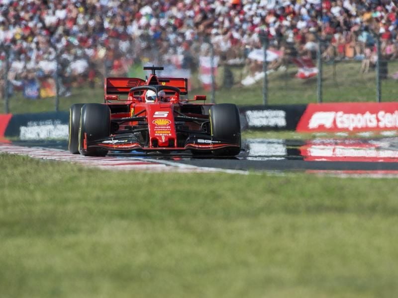 Sebastian Vettel und Co. werden 2020 insgesamt 22 Rennen fahren. Foto: Zoltan Balogh/MTI/AP