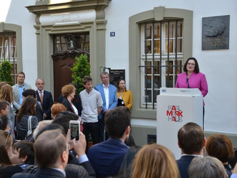 Andrea Nahles spricht bei der Eröffnung der neuen Dauerausstellung des Museums Karl Marx Hauses. Foto: Harald Tittel