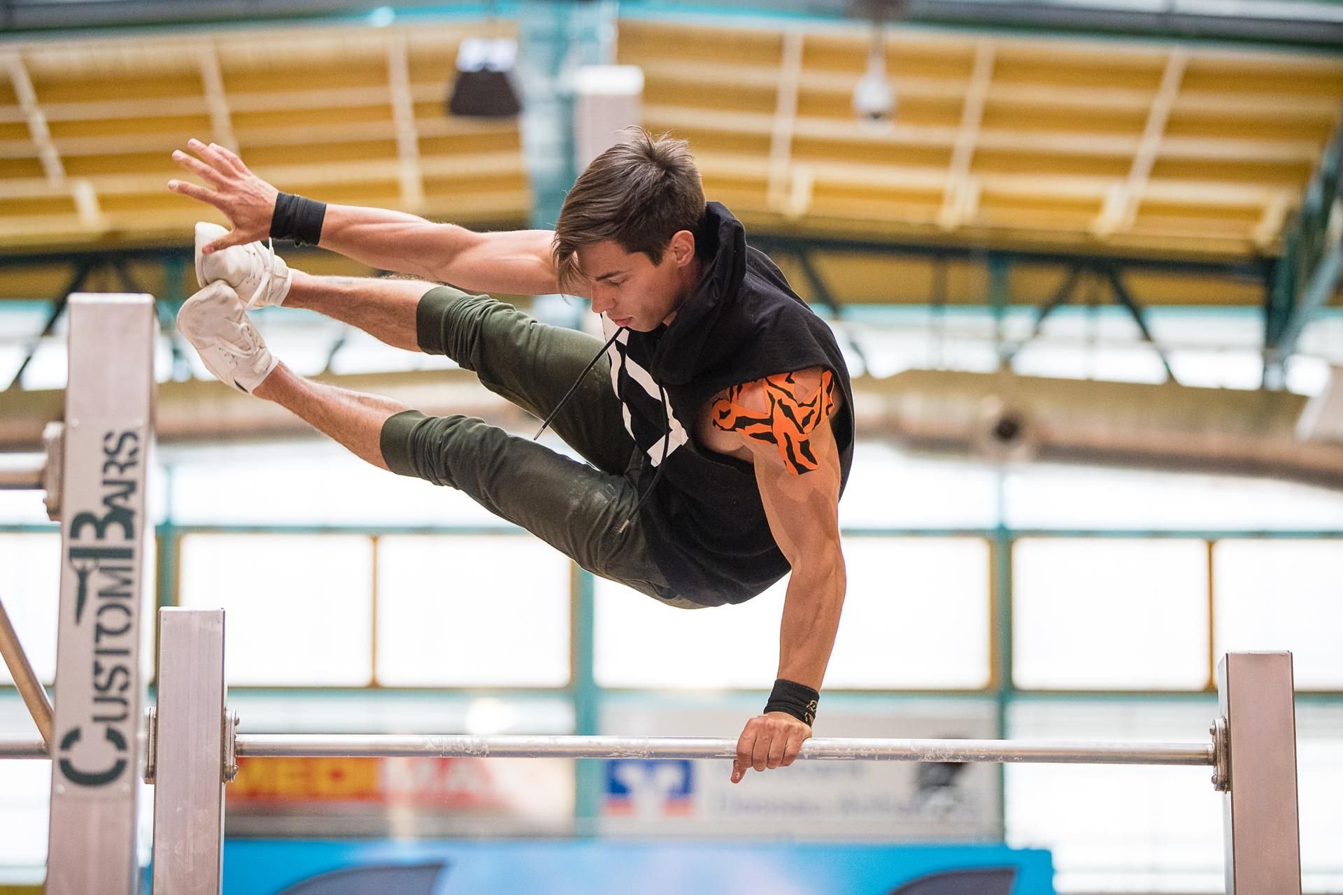 Die Deutsche Meisterschaft in den Disziplinen Freestyle Calisthenics und Power Calisthenics fand dieses Jahr in der Anhalt Arena Dessau statt.