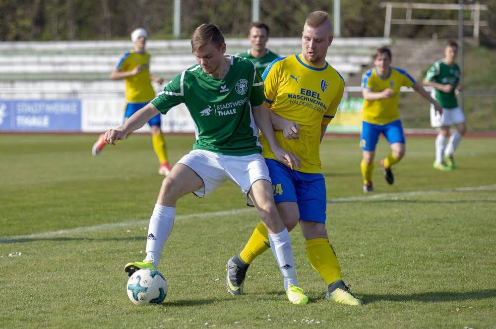 Glebs Zavjalovs (links) erzielte gegen Haldensleben sein erstes Pflichtspieltor für Thale.