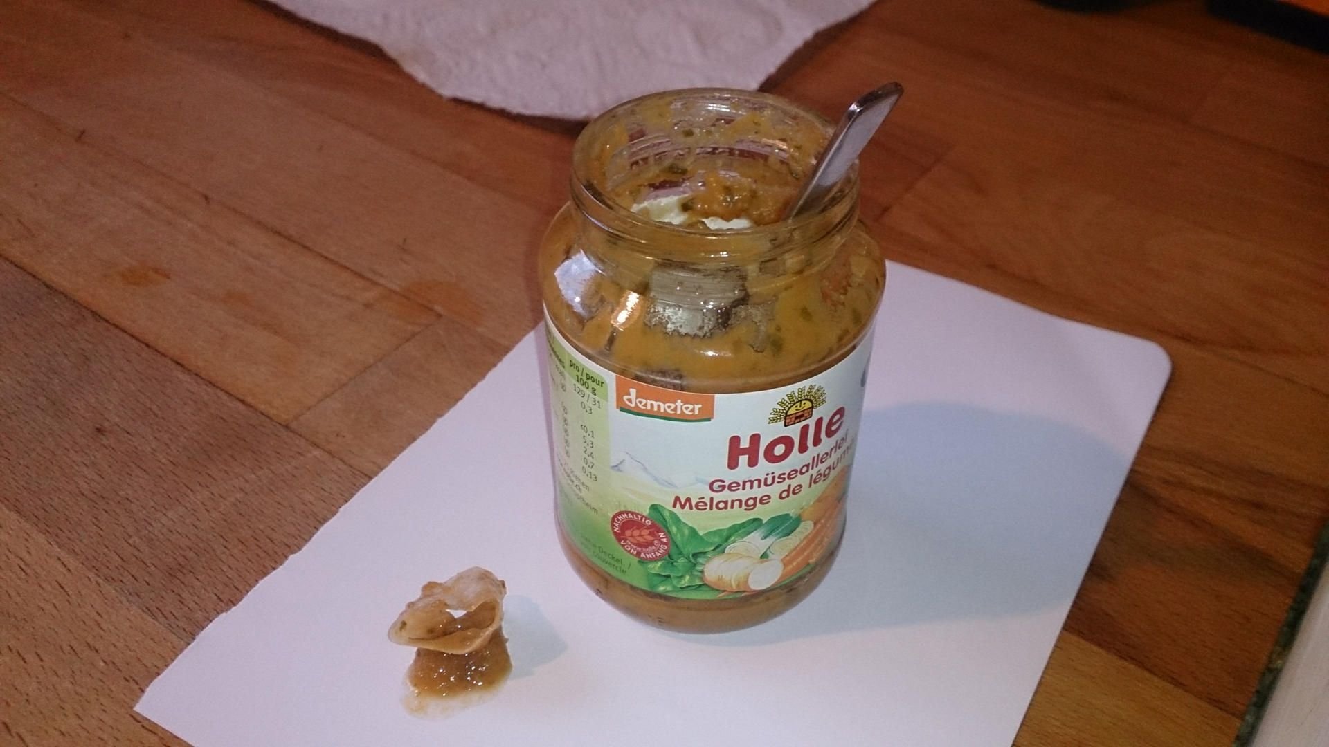 Dieses 1,5 cm große Plastikstück klebte am Boden des „Gemüseallerlei“ von Holle.
