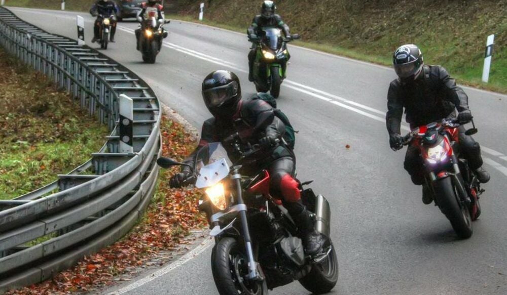 Die Straße hoch zum Kyffhäuser ist bei Motorradfahrern beliebt.
