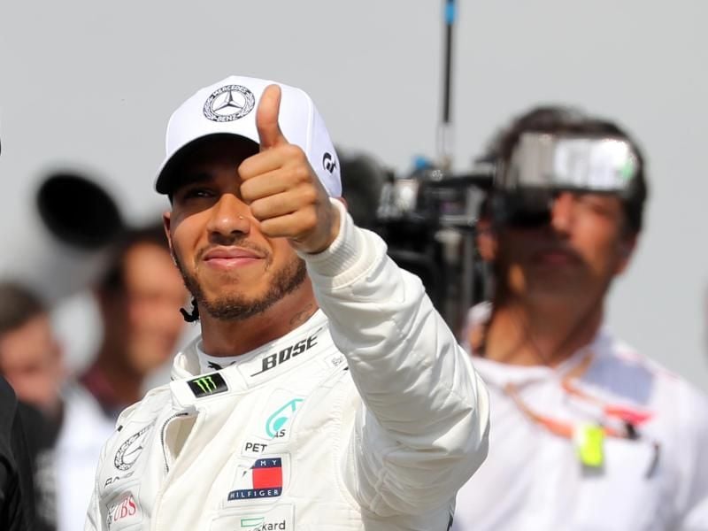 Lewis Hamilton zeigt sich nach dem Qualifying sichtlich zufrieden. Foto: Jan Woitas