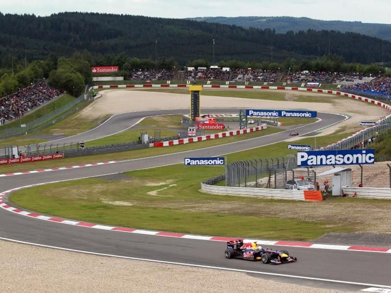 Der Formel-1-Zirkus könnte wohl bald auf den Nürburgring zurückkehren. Foto: picture alliance / dpa
