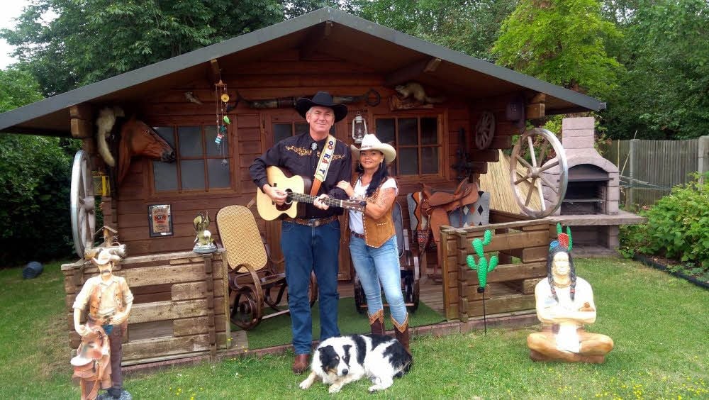 Mark Coonradt und seine Frau Ilona haben Ranch-Flair in ihren Weißenfelser Garten gebracht.