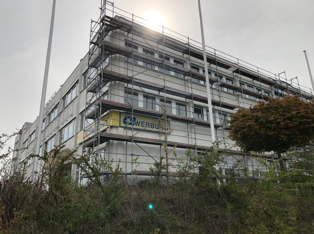 Dieses Gebäude im Gewerbegebiet an der Käthe-Kollwitz-Straße wird zurzeit für den Einzug des Asklepios-Bildungszentrums vorbereitet.