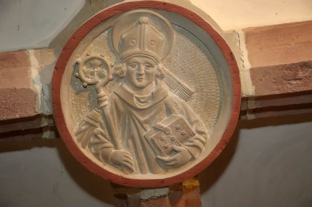 Der Schlussstein der Kirche.