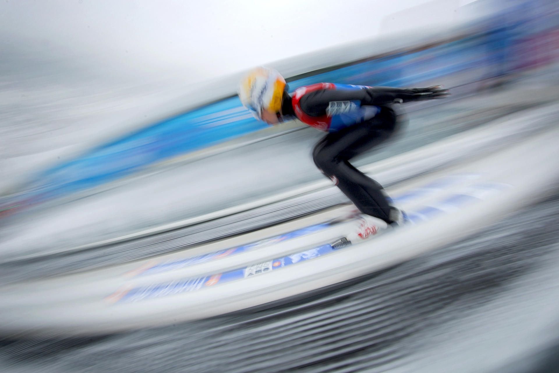 Thomas Diethart bei einem Sprung.