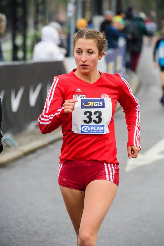 Die Freyburgerin Josephine Grandi wurde in Naumburg Deutsche Meisterin über zehn Kilometer der weiblichen Jugend U20.