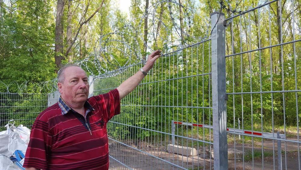 Joachim Bamberg kommt nur noch auf Umwegen in seinen Garten, so wie Hunderte andere Kleingärtner auch.