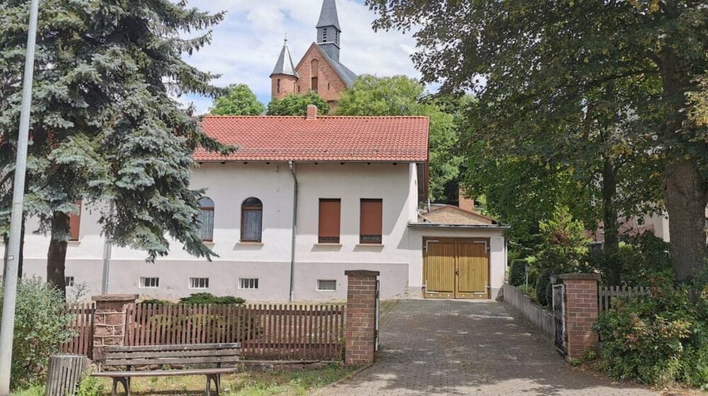 Am Pfarrhaus der katholischen Gemeinde in der Hettstedter Bahnhofstraße befindet sich die zweite Annahmestelle für den Diakonieladen.