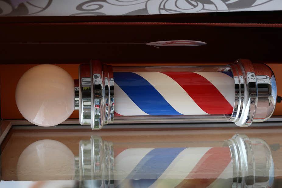 Der Barbierstab darf in den Barbershops nicht fehlen.