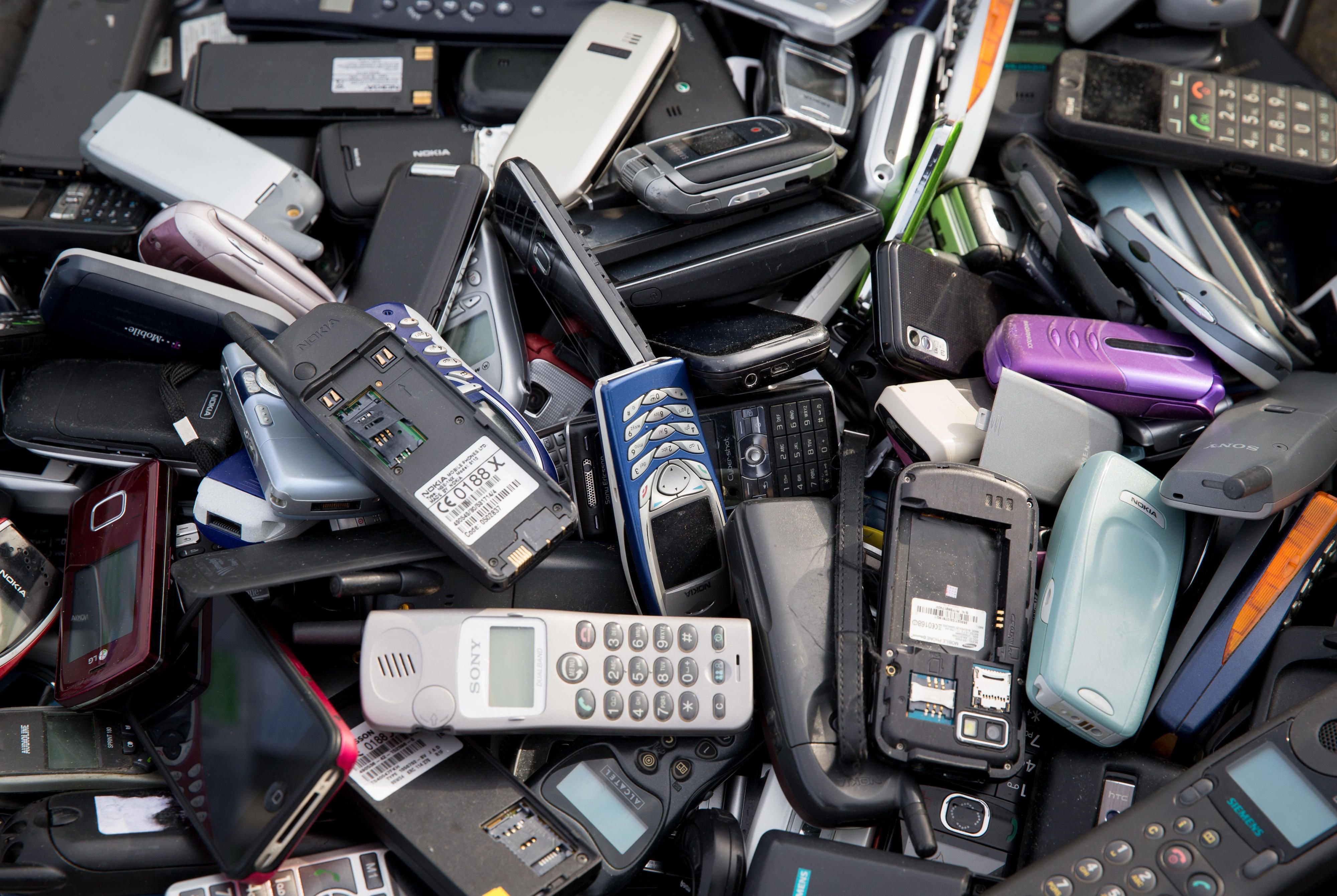 Nach dem neuen Elektrogesetz müssen Geschäfte Geräte mit einer Kantenlänge bis 25 Zentimeter ohne Kassenbon und ohne den Kauf eines neuen Geräts zurücknehmen.