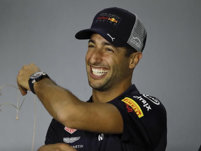 Der australische Formel-1-Fahrer Daniel Ricciardo wird vom Team Red Bull Racing umworben. Foto: Luca Bruno/AP
