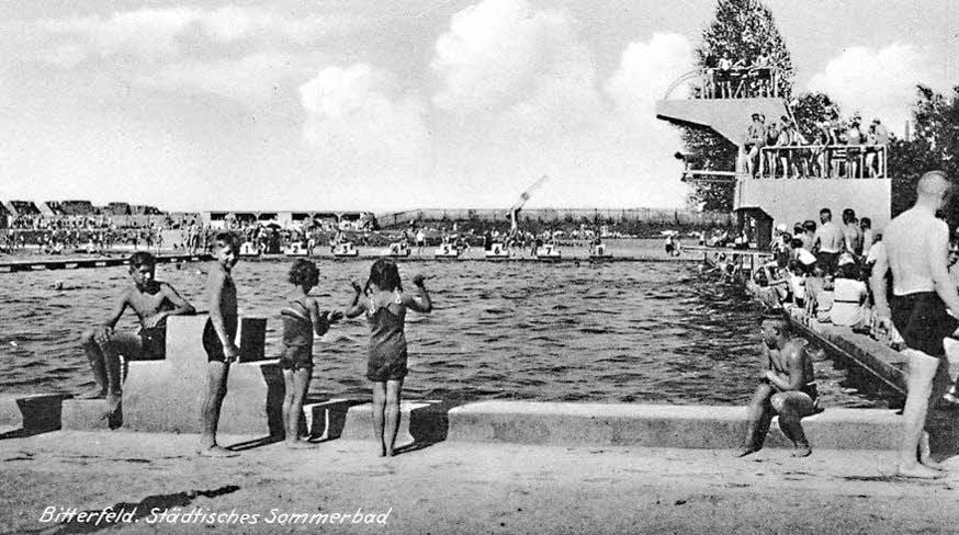 Sogar auf Ansichtskarten war das städtische Freibad abgebildet.