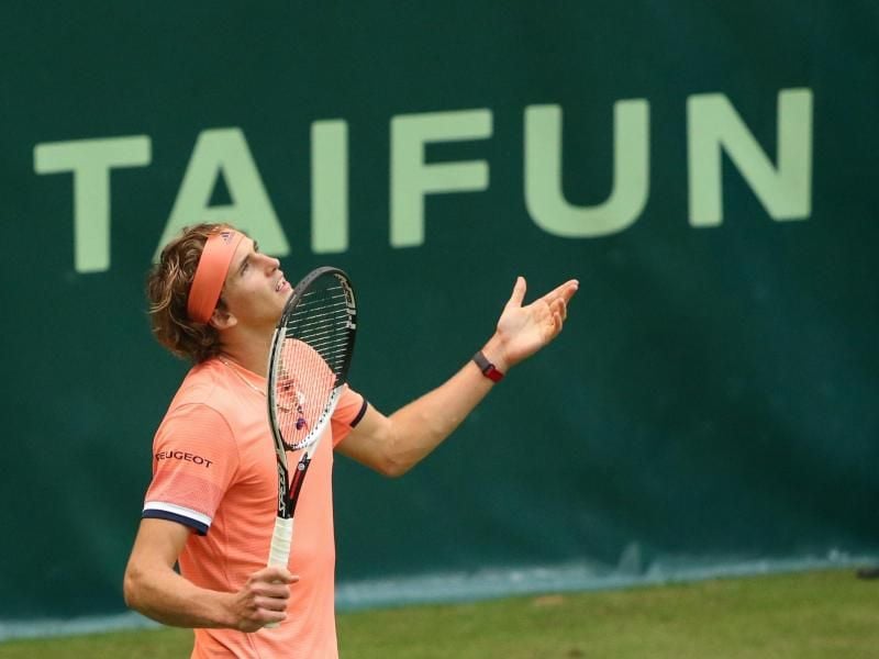 Für Alexander Zverev ist das Turnier in Halle/Westfalen bereits beendet. Foto: Friso Gentsch