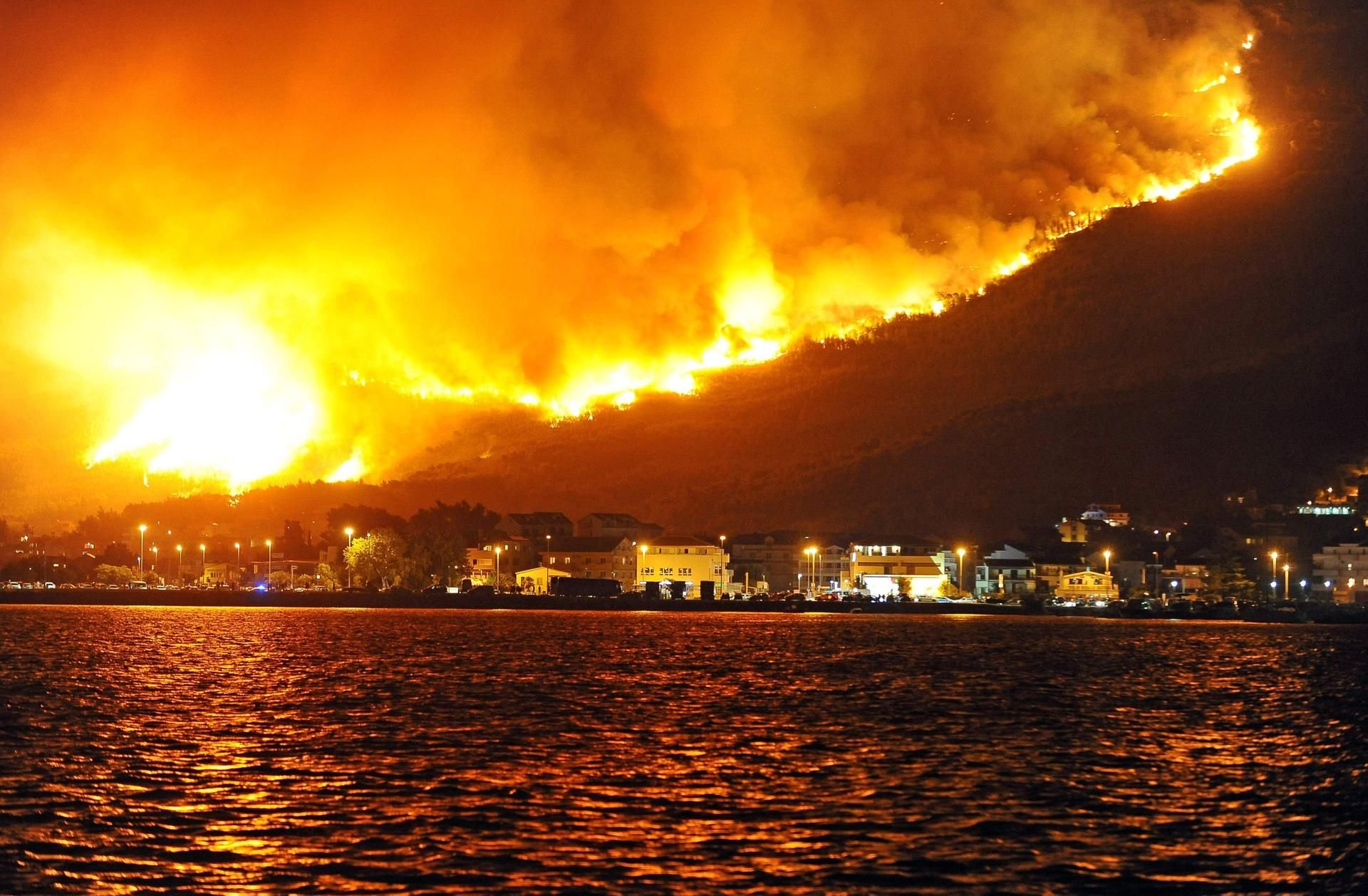 Verheerender Waldbrand in Podstrana.