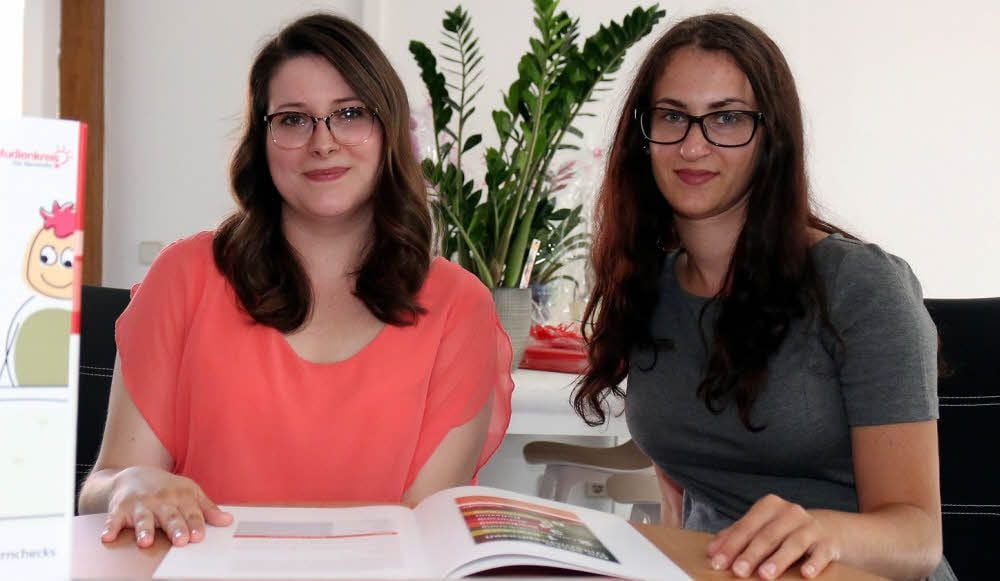 Ronja Göbler (li.) eröffnete mit ihrer Mitarbeiterin Simona Vargova den Studienkreis in der Bernburger Liebknechtstraße.