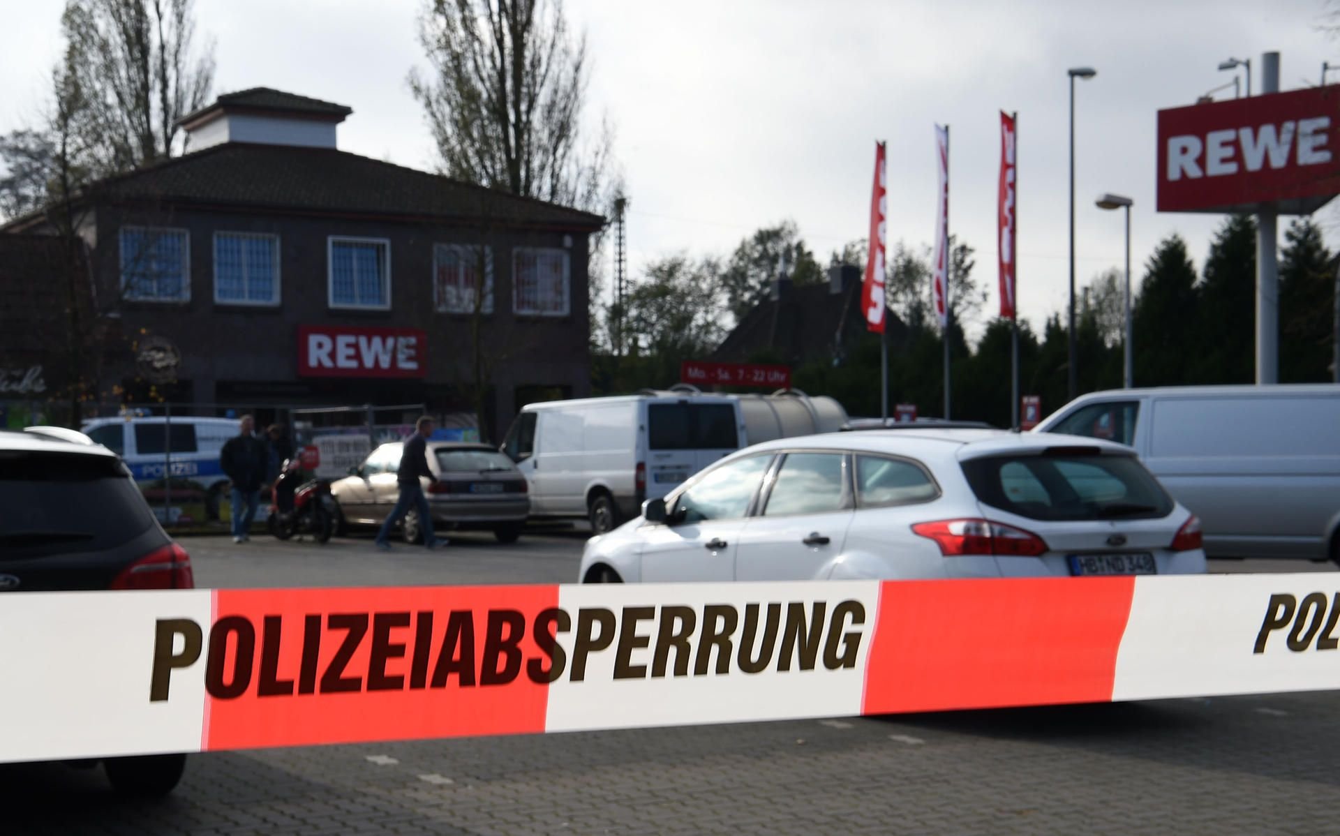 Vor dem Supermarkt in Bremen wurde ein Mann angeschossen. Er erlag wenige Stunden später seinen Verletzungen.