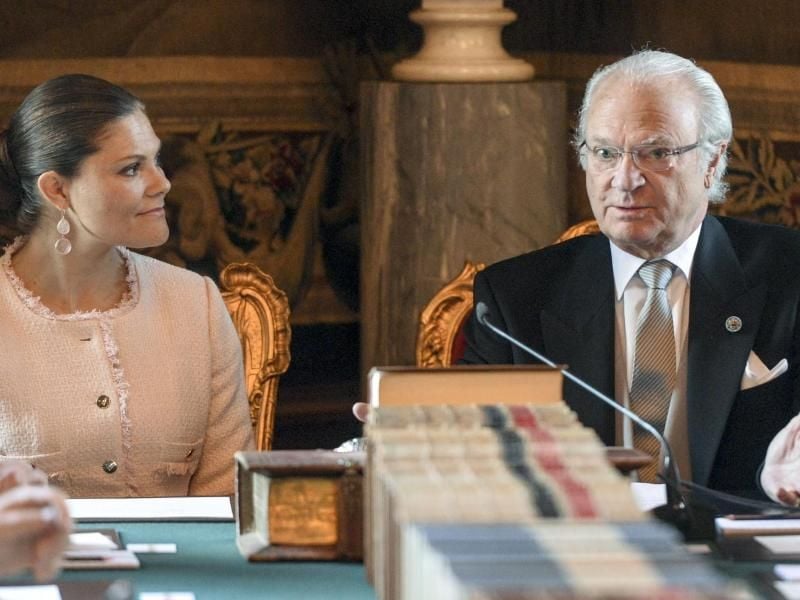 König Carl XVI. Gustaf und Kronprinzessin Victoria zeign sich über die Gewalt im Land besorgt. Foto: Henrik Montgomery