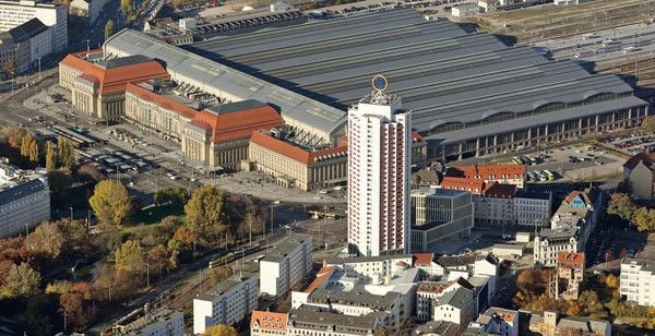 Blick auf den Hauptbahnhof Leipzig. Alle Infos zu Streckensperrungen und Ersatzverkehr ab 09.09.2017.